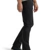Men's Extreme Motion Slim Straight Jean