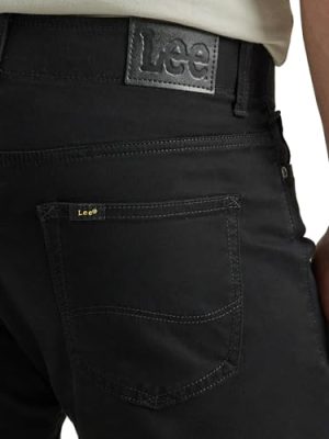 Men's Extreme Motion Slim Straight Jean
